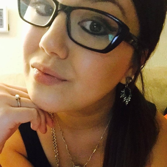 Meet your Posher, Kadie - Picture 1 of 1